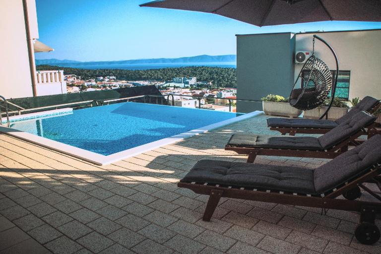 Apartment with private pool "Patricia" - B&B Makarska