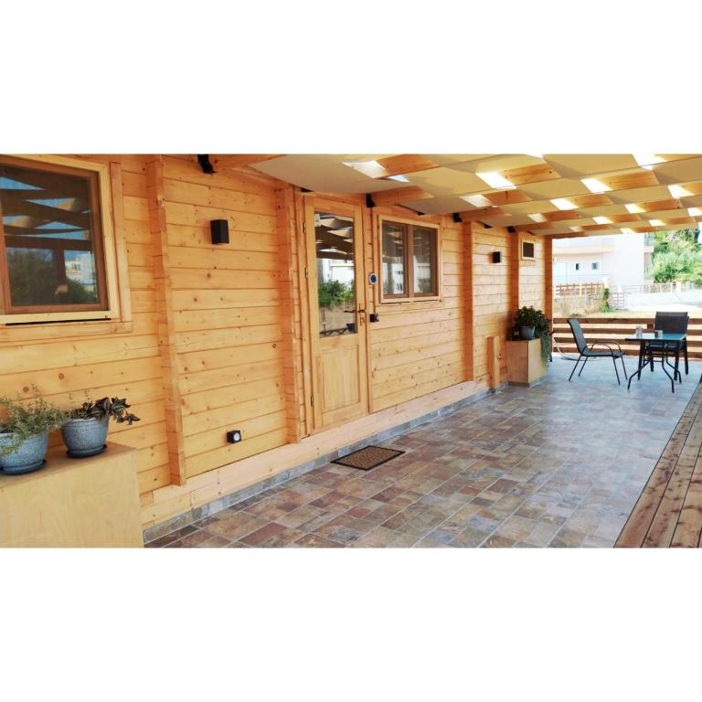 Fillip wooden house - B&B Preveza