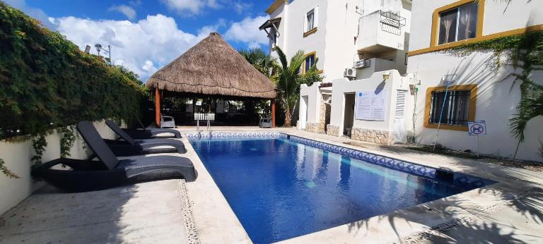 Apartamento en Fraccionamiento Privado 6 personas 5 camas con piscina cerca de la Playa - Bed and Breakfast Playa del Carmen