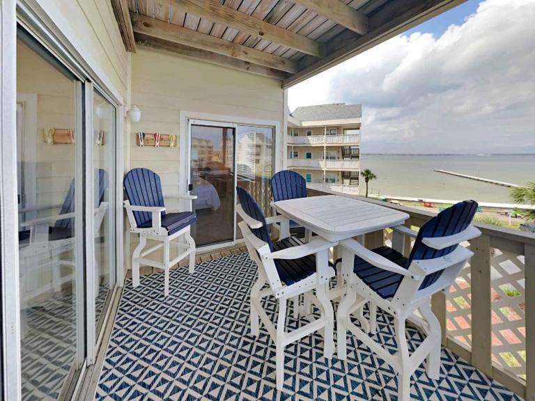 Baywatch #C5 - B&B Pensacola Beach