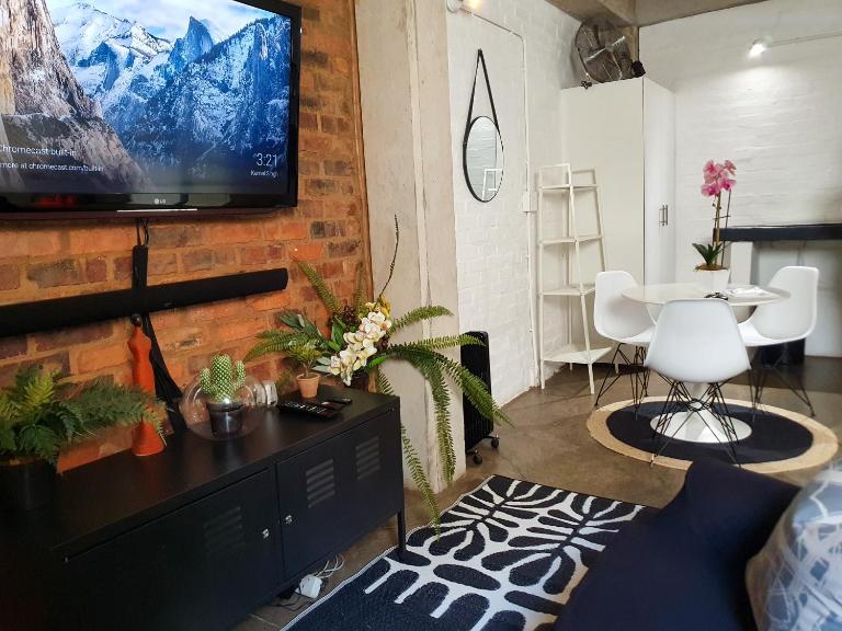 Craftsmen's ship Maboneng, Apartment - Bed and Breakfast Johannesburg