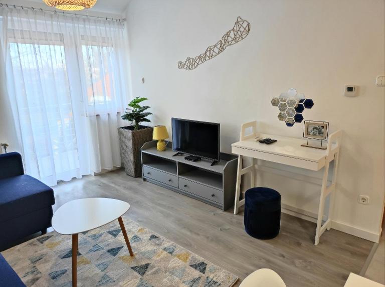 Árnyas Apartmanház - B&B Balatonlelle
