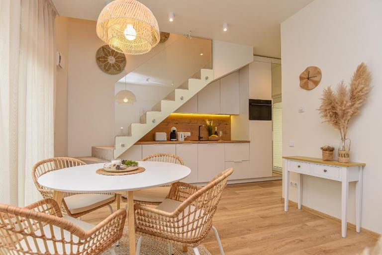 Jaukus pajūrio namelis BOHO BEACH HOUSE su baseinu - B&B Palanga