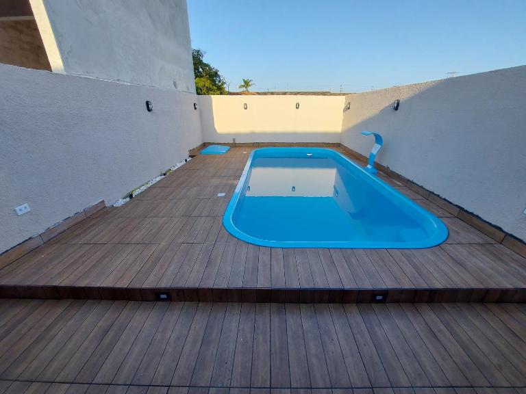Balneário Céu Azul, com piscina a 350m da praia - B&B Matinhos