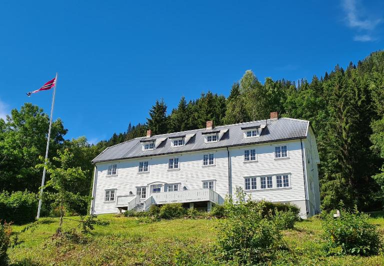 VILLA HASSELBAKKEN - B&B Sundet
