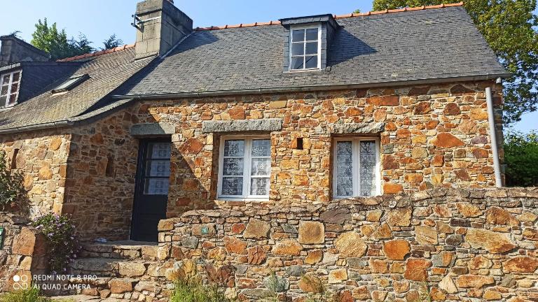 Charmante petite maison de pêcheur - Proche Ile de Bréhat et GR34 - Bed and Breakfast Lézardrieux