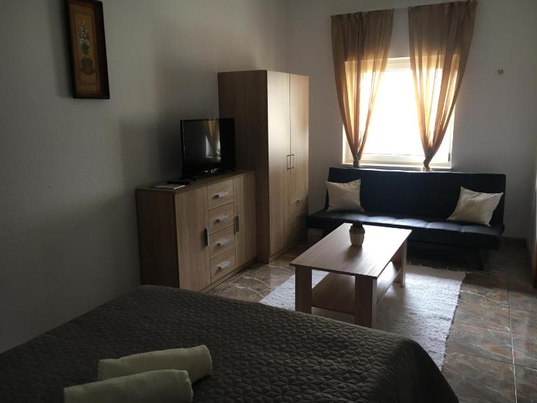 Nana Apartmanház - Ferienwohnung Hajduszoboszlo