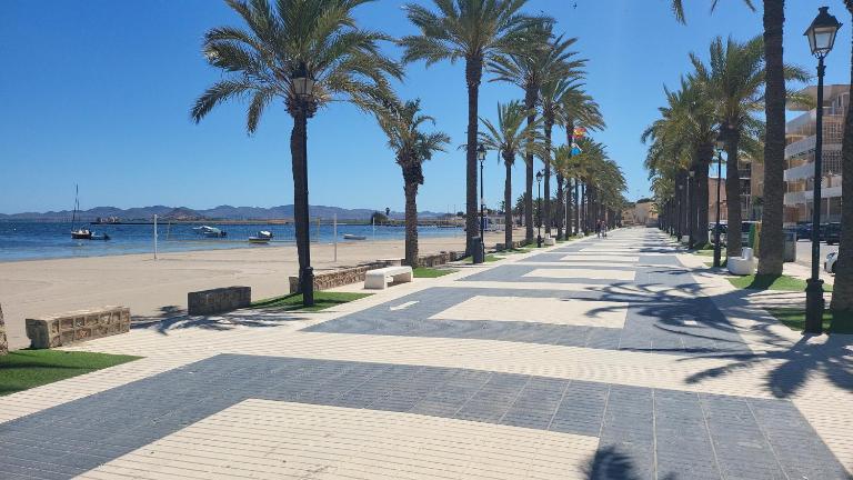 Geweldig Appartement in Los Alcázares direct aan de Boulevard - B&B Los Alcázares