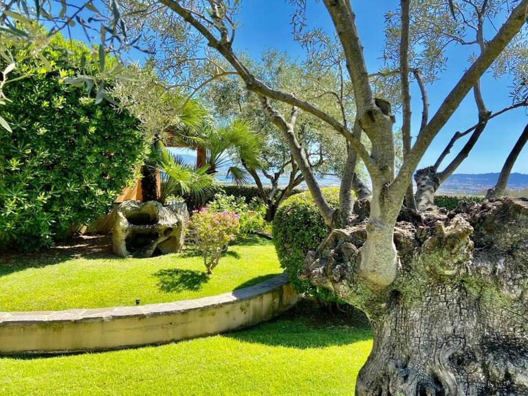 Villa, private Garden of Eden, and stunning vistas - B&B Pittulongu
