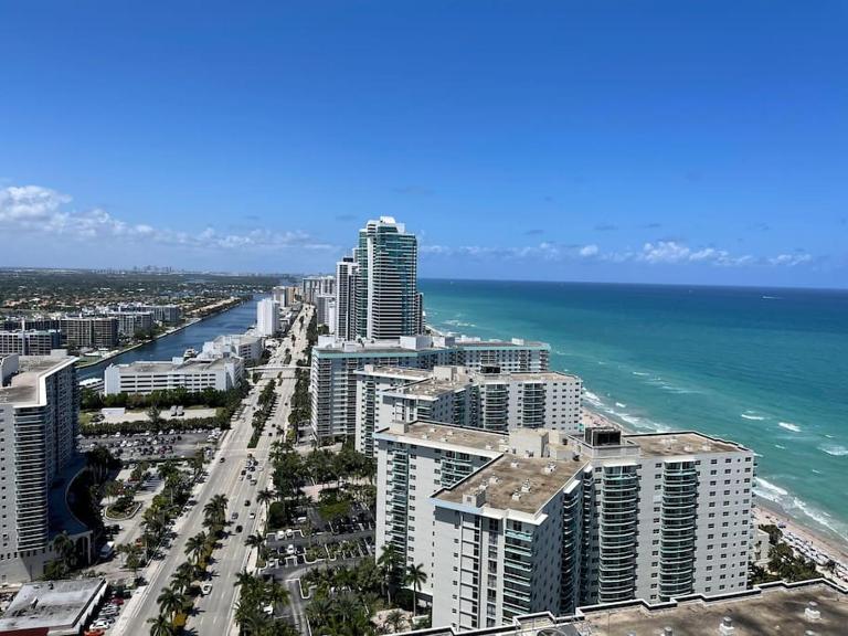 LUXURY APARTMENT WITH AMAZING VIEWS BY rent4us - Ferienwohnung Hollywood