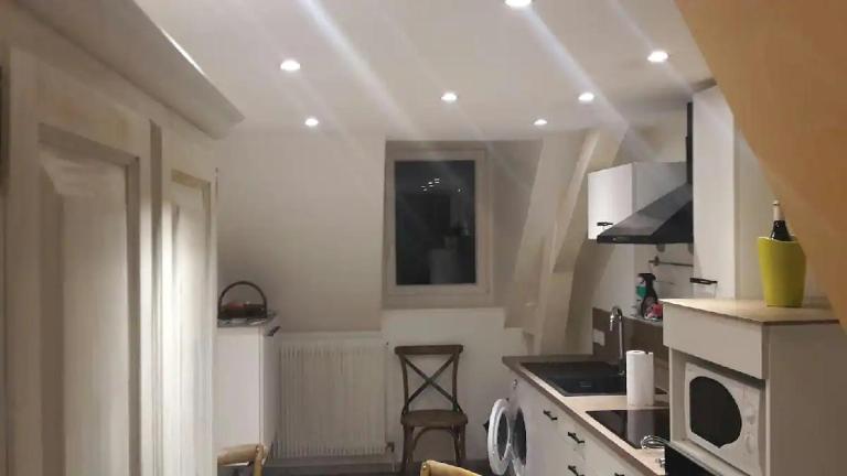 Beau studio au calme proche de la cathédrale - B&B Autun