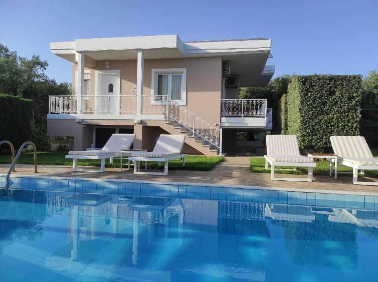 Villa Aphrodite - Ferienwohnung Rizá