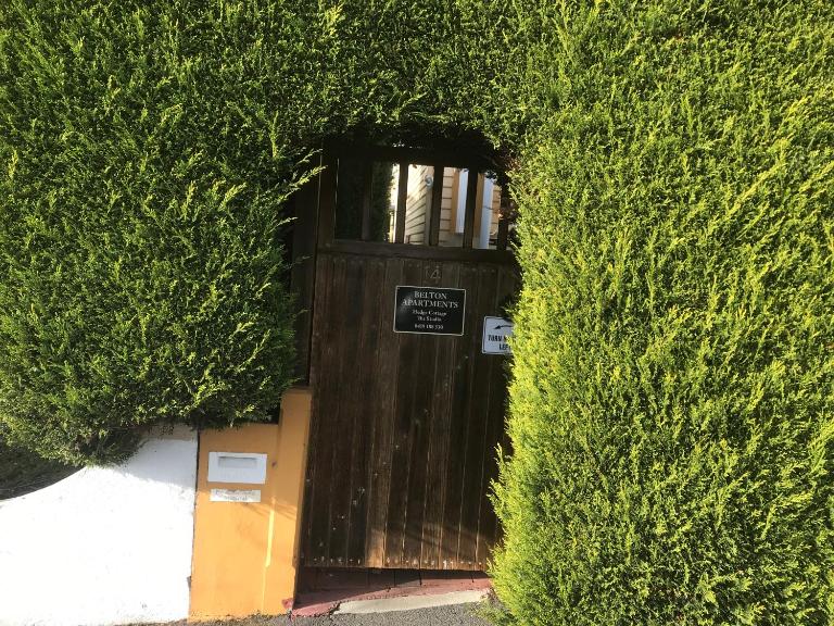 Belton Apartments-Hedge Cottage - B&B Hobart