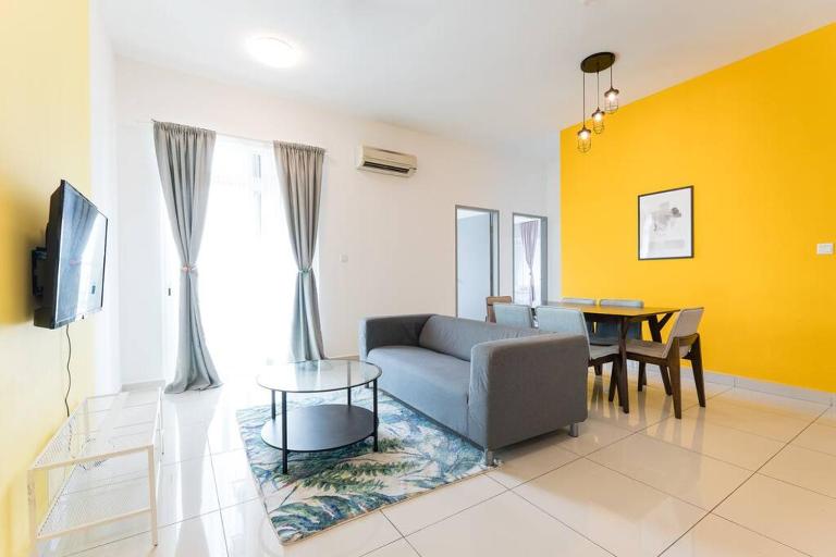TR Residence Lovely 3 BR unit 6pax next to Titiwangsa LRT - Ferienwohnung Kuala Lumpur
