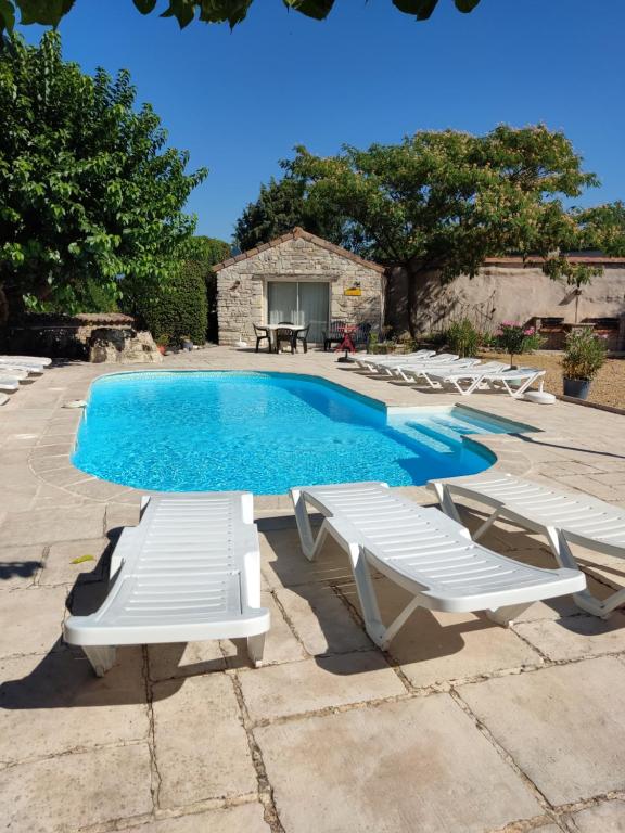 Ardèche les cigales, studio laurier - B&B Grospierres