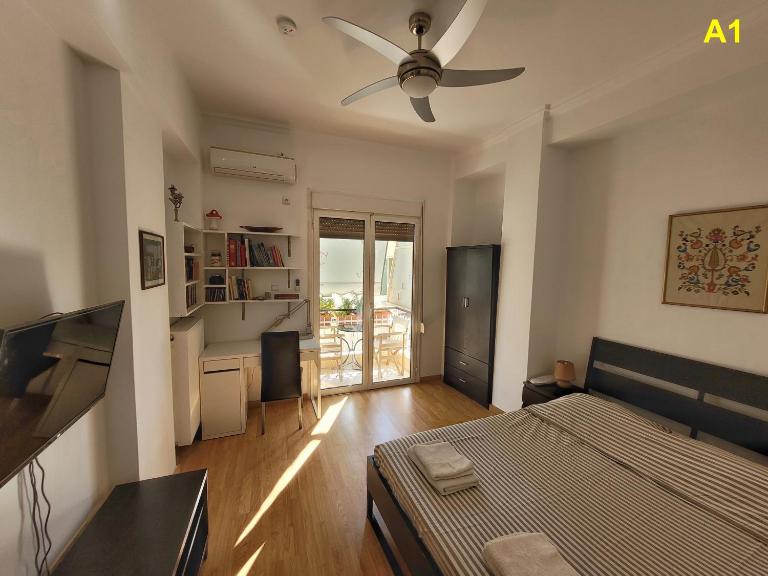 Plato's Academy Home - B&B Atenas
