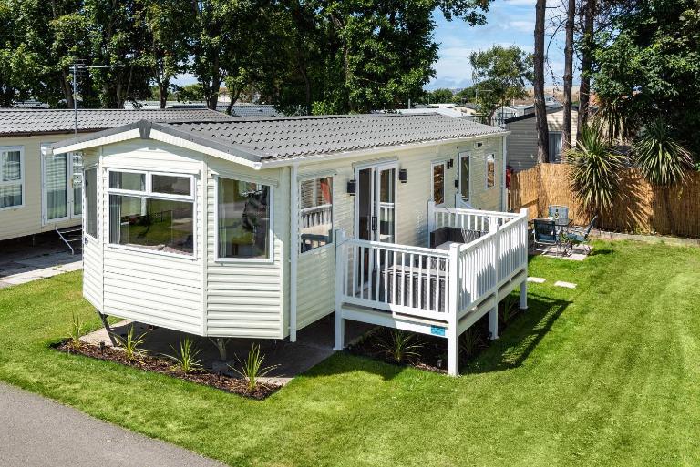 Dog Friendly Lovely Caravan by Beach Prestatyn N Wales 6 Berth Read full Host details before booking Mon in to Fri out Fri in to Mon out Mon to Mon Fri to Fri ONLY - Chambres d'hôtes Prestatyn