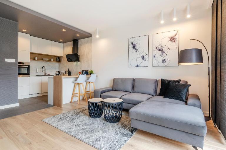 SKY Home- Ilumino Apartment -Centrum, Parking, Klimatyzacja, Dostęp na Kod - B&B Lodz
