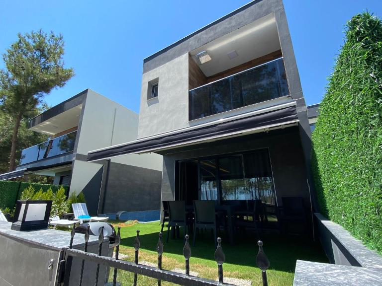Özel havuzlu lüks villa - Bed and Breakfast Kusadasi