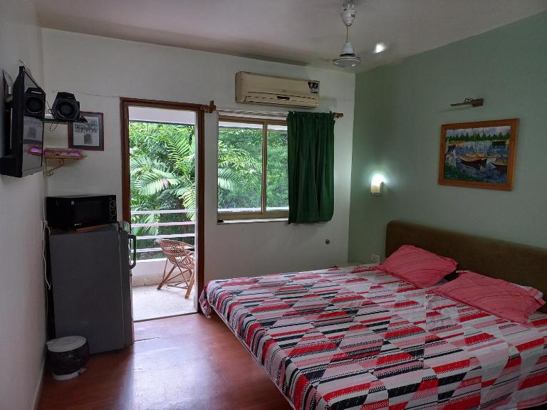 5 min walk to osho resort, kp6 - Chambres d'hôtes Pune