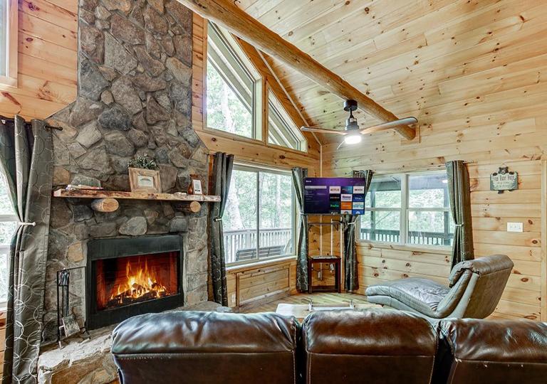 2 Person Jacuzzi Spa w Creekside Firepit - Ferienwohnung Cleveland