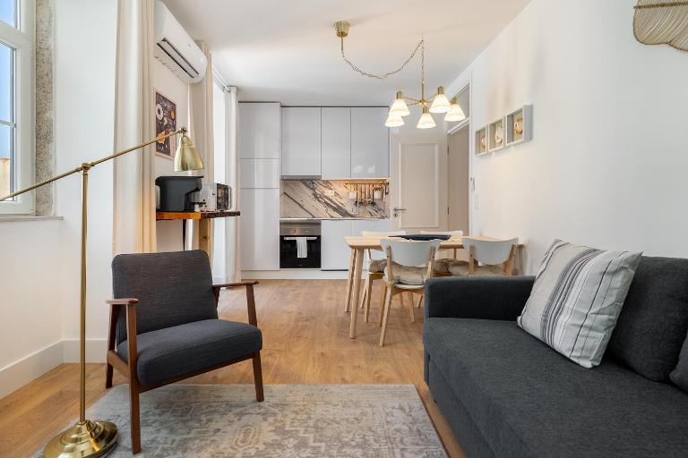 Modern Lisbon Apartments by Soulplaces - Bed and Breakfast Lissabon