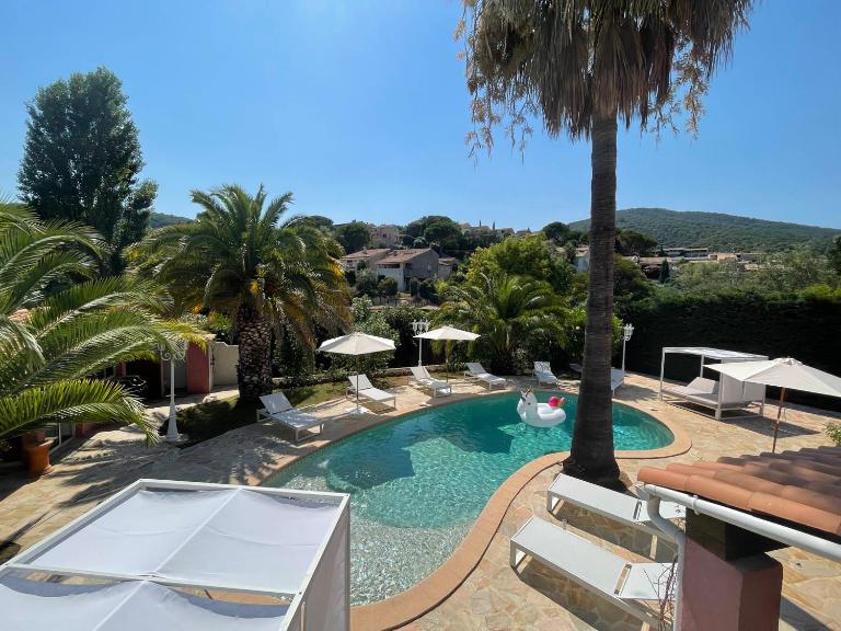 Fantastic pool villa 900m to the beach; with extravagant big garden - Ferienwohnung Sainte-Maxime
