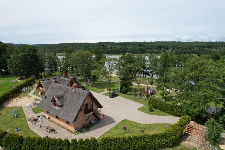 Zakatek Mala-apartamenty nad jeziorem - B&B Kołczewo