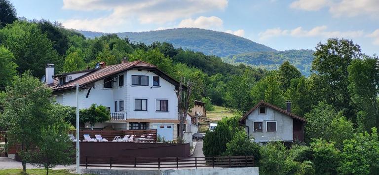 Vila Lisina - Ferienwohnung Selište