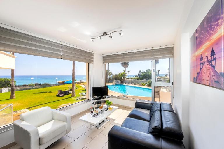 Fig Tree bay Apartment 103 - Bed and Breakfast Protaras