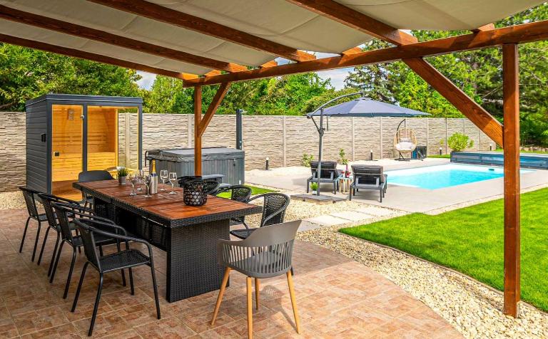 Villa Uno Balaton - Bed and Breakfast Balatonakarattya