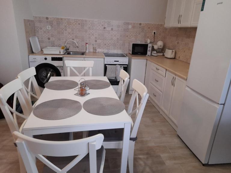Mókus Apartman - B&B Balatongyörök
