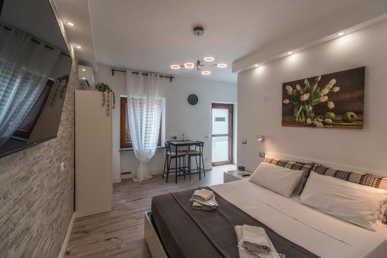 La corte di Silvia CENTRO - Bed and Breakfast Sesto Calende