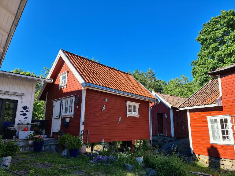 Sjarmerende stabbur, på gårdstun, perfekt for 2 - Bed and Breakfast Kragerø