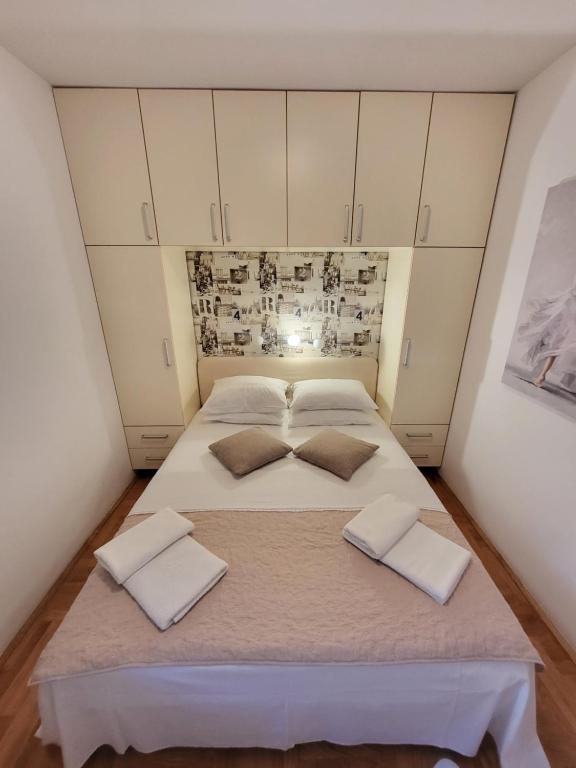 Apartment Rachel - B&B Petrovac na Moru