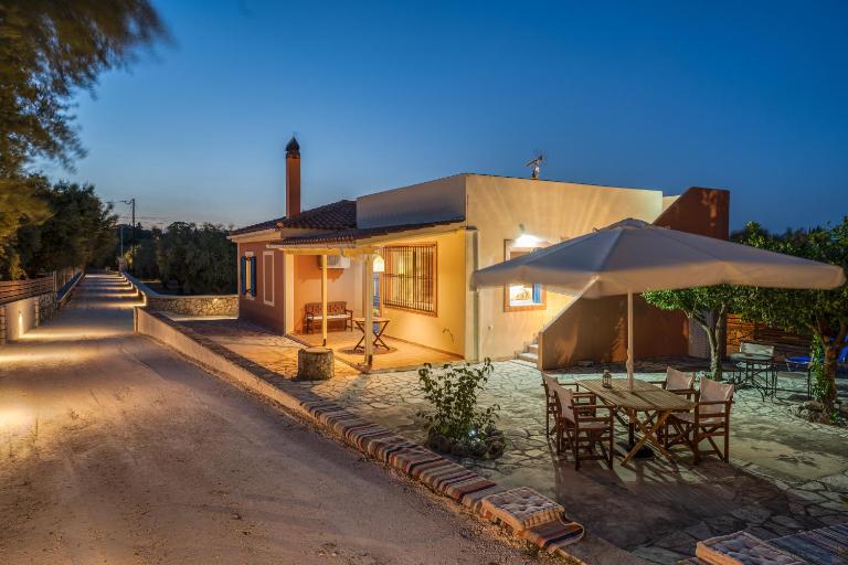 Casa Regina - 5min to Beach - Peaceful Retreat - B&B Lithakia