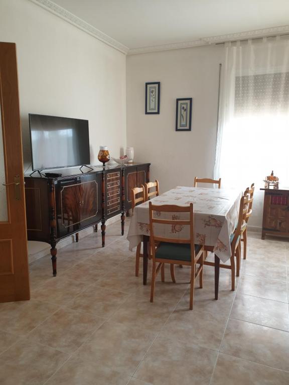 Appartement 6 Personnes - L'arboc - Bed and Breakfast L'Arboç