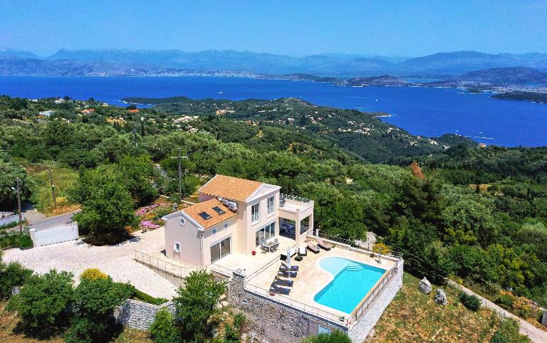 Villa Artisthouse Sinies Corfu - B&B Pórta