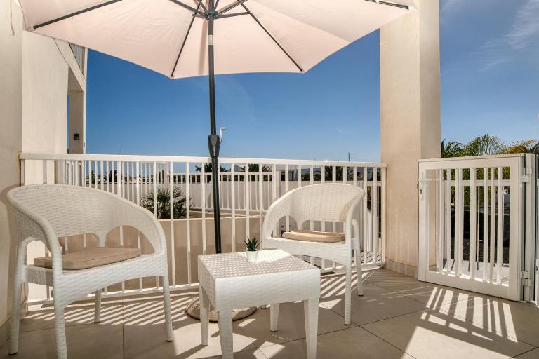 Luminosa vivienda vacacional con vista a la piscina - B&B Costa Teguise