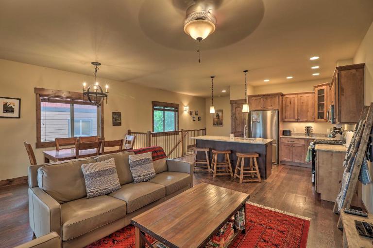Walkable Bigfork Townhome: Fish, Hike & Ski! - B&B Bigfork