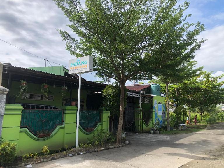 Padang Homestay - B&B Padang