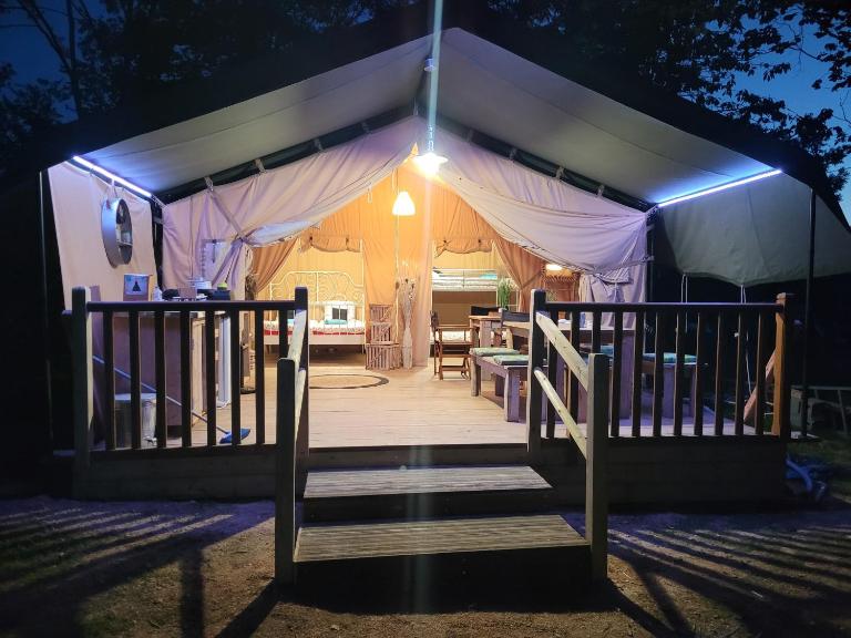 Tente Lodge Safari - B&B Saint-Martin-des-Besaces