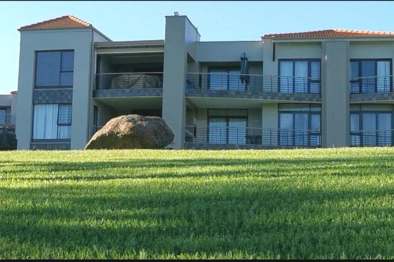 NNS Vaal River Luxury 3 Bedrooms Apartment - B&B Vanderbijlpark
