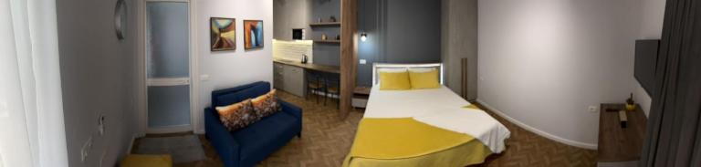 Florent's Superb Studio, free parking & garden!! - B&B Tirana