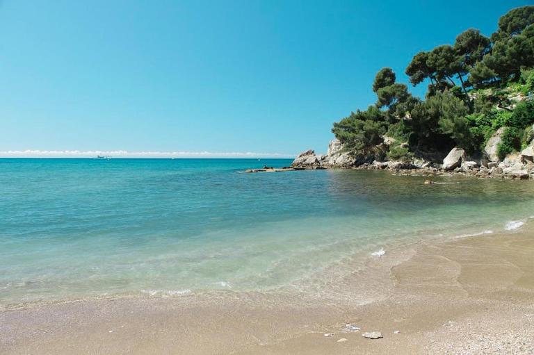 Superbe Rez-de-Villa 6p calme & plage à pied - B&B Le Pradet