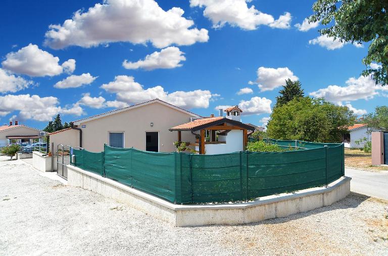 House Peroj 2195 - B&B Peroj