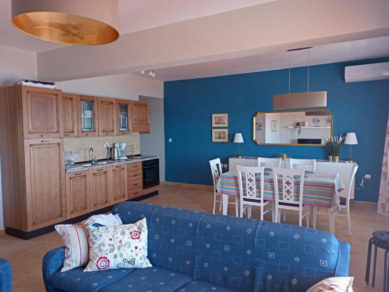 navy blue - B&B Néa Skióni
