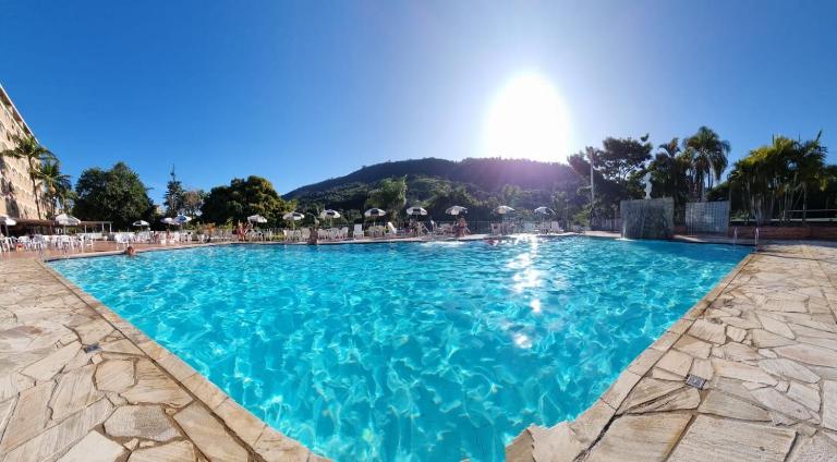 Flat 206 Hotel Cavalinho Branco (3 piscinas, elevador, sauna) - Ferienwohnung Águas de Lindóia