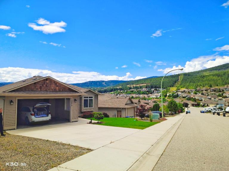 1 bedroom lake Mountain view - Ferienwohnung West Kelowna