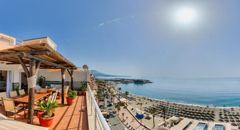 Holidays2Fuengirola Duplex 1st line sea, terrace - Ferienwohnung Fuengirola
